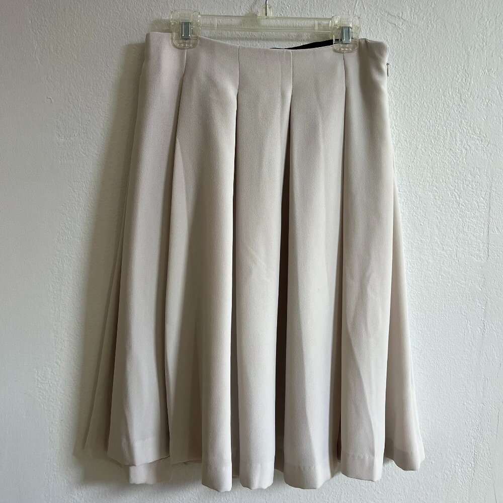 Uniqlo Crepe Tucked Skirt in Cream, Pleated with Pockets